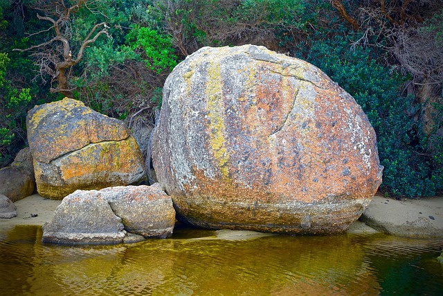 bouldering